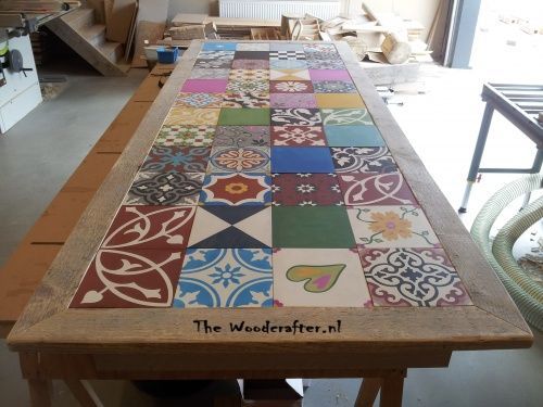 table carreaux de ciment colores